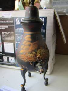 lot 31 image: 2 14L KETTLE W DISPENSER -  Edeltin C. KURTZ & Co.  Holland