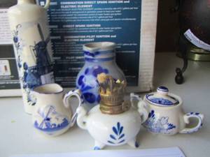 lot 32 image: Delft Blue Holland creamer sugar-     Royal Guedewagen Blue Holland GIN JAR - mini oil lamp plus