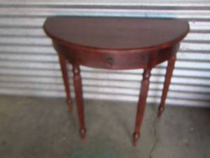lot 38 image: Half moon table with 1 drawer- 293216