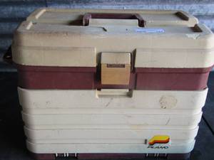 lot 187 image: TACKLE BOX   1 open top 4 DRAWERS  various tackle included