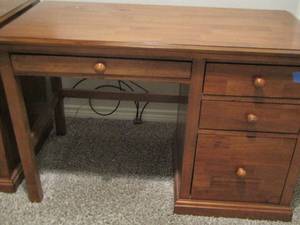 lot 201 image: CHILDRENS DESK 4 drawer wooden  304724