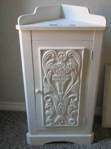 lot 50 image: white corner shelf 1 door size 361910