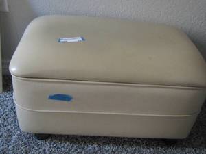 lot 52 image: Tan foot stool with storage