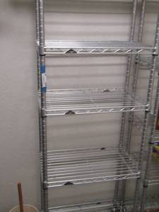 lot 57 image: METRO metal 5 tier shelf on wheels   662314