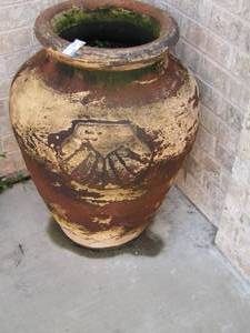 lot 198 image: large plant pot 29