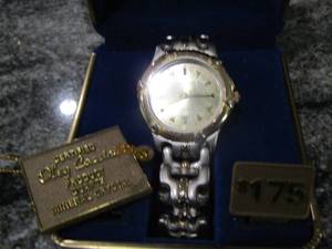 lot 223 image: Oleg Cassini Quartz mens watch