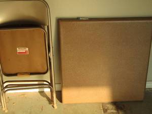 lot 240 image: Card table with 2 foldable chairs