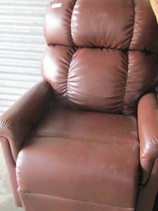 lot 1 image: Brown Leather Lift Chair never used very nice in great condition