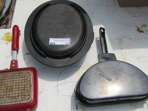 lot 33 image: cast iron fajita butler - omelet maker, sandwich pan