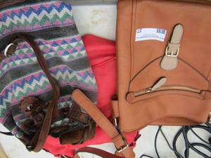 lot 37 image: 3 small womens purses