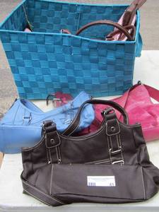 lot 41 image: lot of womens purses