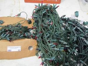 lot 42 image: 3 strands of Christmas lights