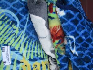 lot 86 image: qty 5 throw blankets, 2 dragon, 1 Mario, 1 john cena, 1 angry birds