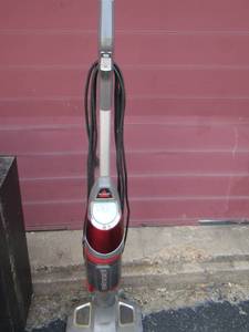lot 91 image: Bissell symphony steam mop
