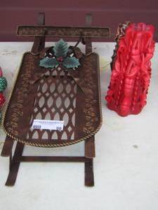 lot 98 image: metal dcor sleigh- 2 ribbon candles