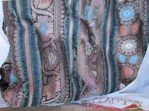 lot 107 image: bark color heavy duty blanket