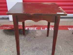 lot 121 image: swivel top side table size 24x22x24