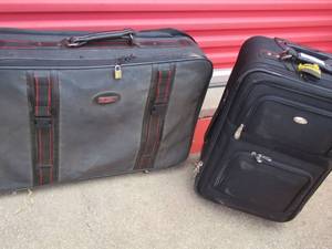 lot 124 image: 2 luggage suit cases qty 2