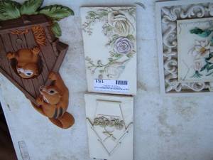 lot 151 image: plastic squirrel dcor qty 4 ceramic hanging wall decor