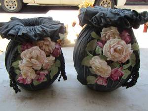 lot 215 image: decorative flower pots qty 2 6- 8 tall