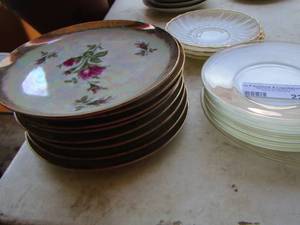 lot 223 image: delcoronado pink rose dcor plates qty 8 - 7 clear glass saucers, 1 clear glass dinner plate