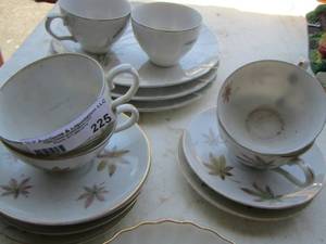 lot 225 image: Laurel China- ADAIR  Cups qty 4 - 4 cup plates