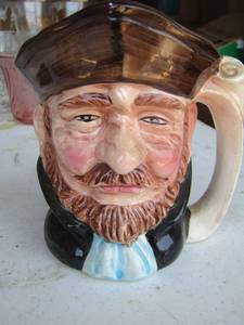 lot 19 image: toby mug in good condition