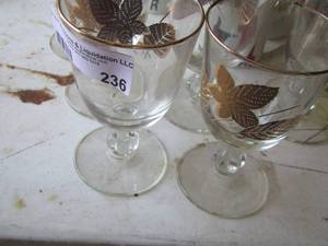 lot 236 image: 6 gold leaf wine glasses