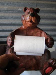 lot 23 image: BROWN BEAR PAPER TOWEL HOLDER