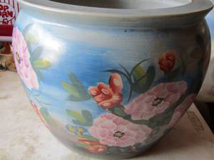 lot 24 image: Hand painted flower pot