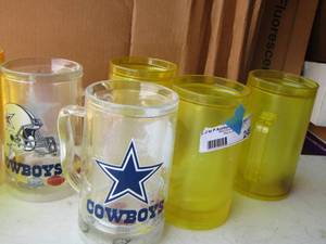 lot 249 image: 5 yellow handled freezer cups 2 Dallas cowboy freezer cups