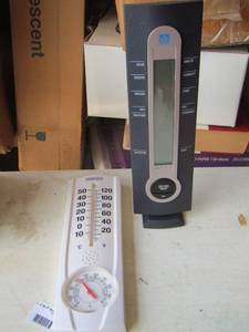 lot 266 image: outdoor temphumidity gauge qty 2