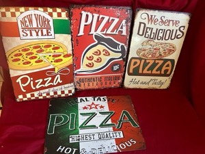 lot 7 image: Metal Pizza Signs