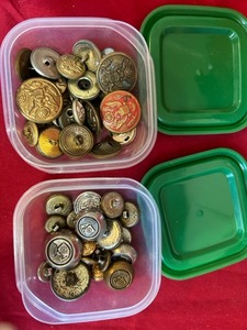 lot 32 image: Vintage Metal Buttons