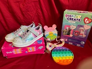 lot 35 image: Girls Child Lot the Shoes are size 11