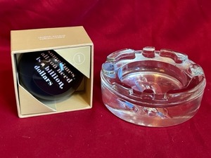 lot 85 image: 1 ashtray and 1 paperweight