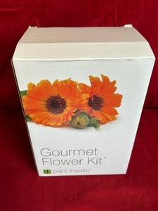 lot 92 image: Gourmet Flower Kit