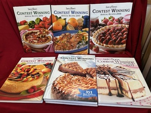 lot 204 image: Seven taste of home contest winning annual recipes 2004 - 2009 please note 2 of 2008s