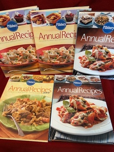 lot 206 image: Pillsbury annual recipes books