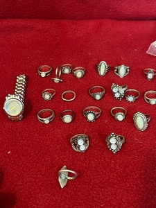 lot 209 image: Miscellaneous costume, jewelry