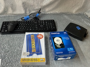 lot 227 image: Miscellaneous computer items and Blockbuster game see pics