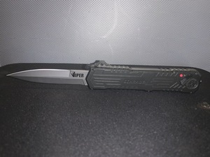 lot 3 image: Schrade Spring assisted knie out the end of handle knife NICE