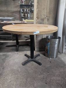 lot 86 image: Round Restaurant Table (36) wo Screws
