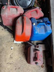 lot 3 image: Set of 5 Gasoline Cans