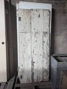 lot 183 image: Mixed Lot of 8 Wooden Framed Doors