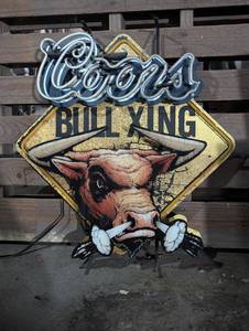 lot 200 image: Vintage Coors Bull Xing Neon Light Sign