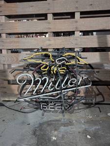lot 197 image: Vintage Miller Beer w Eagle Neon Light Sign