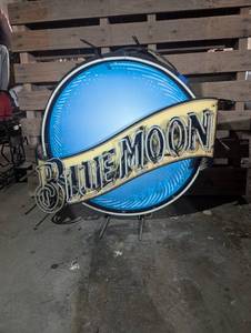 lot 193 image: Vintage Blue Moon Neon Light Sign
