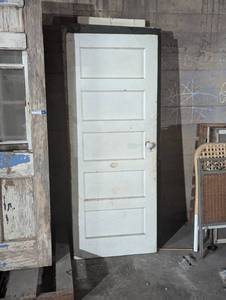 lot 184 image: Mixed Lot of 6 Wooden Framed Doors