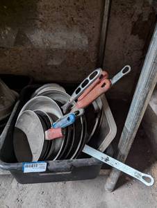 lot 311 image: Mixed Lot of Frying Pans and Cooking Equipment